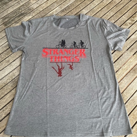 NWT - Stranger Things Shirt XL - Gray -  Women - Picture 9 of 9
